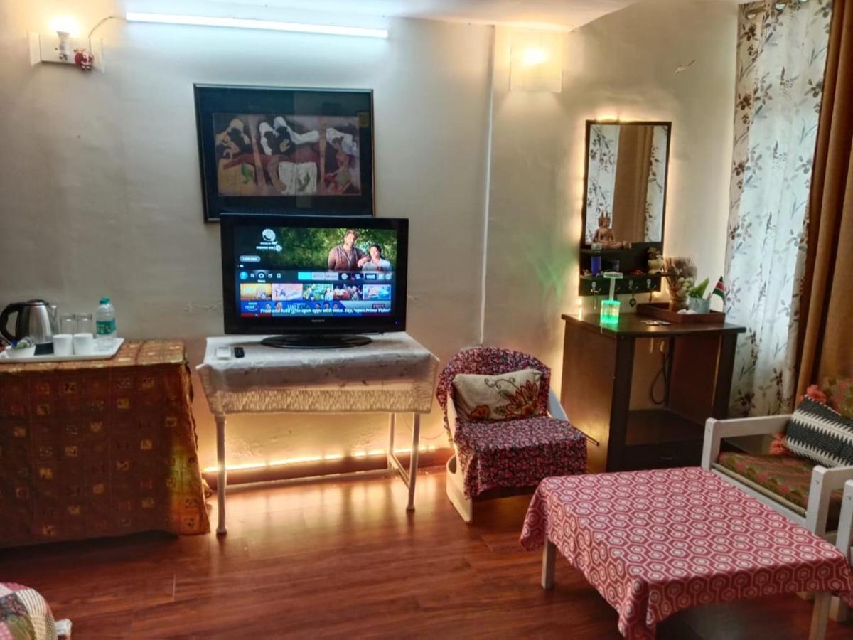 Awasthi Kozi Stays B&B - Closest To Vfs New Delhi Exterior photo